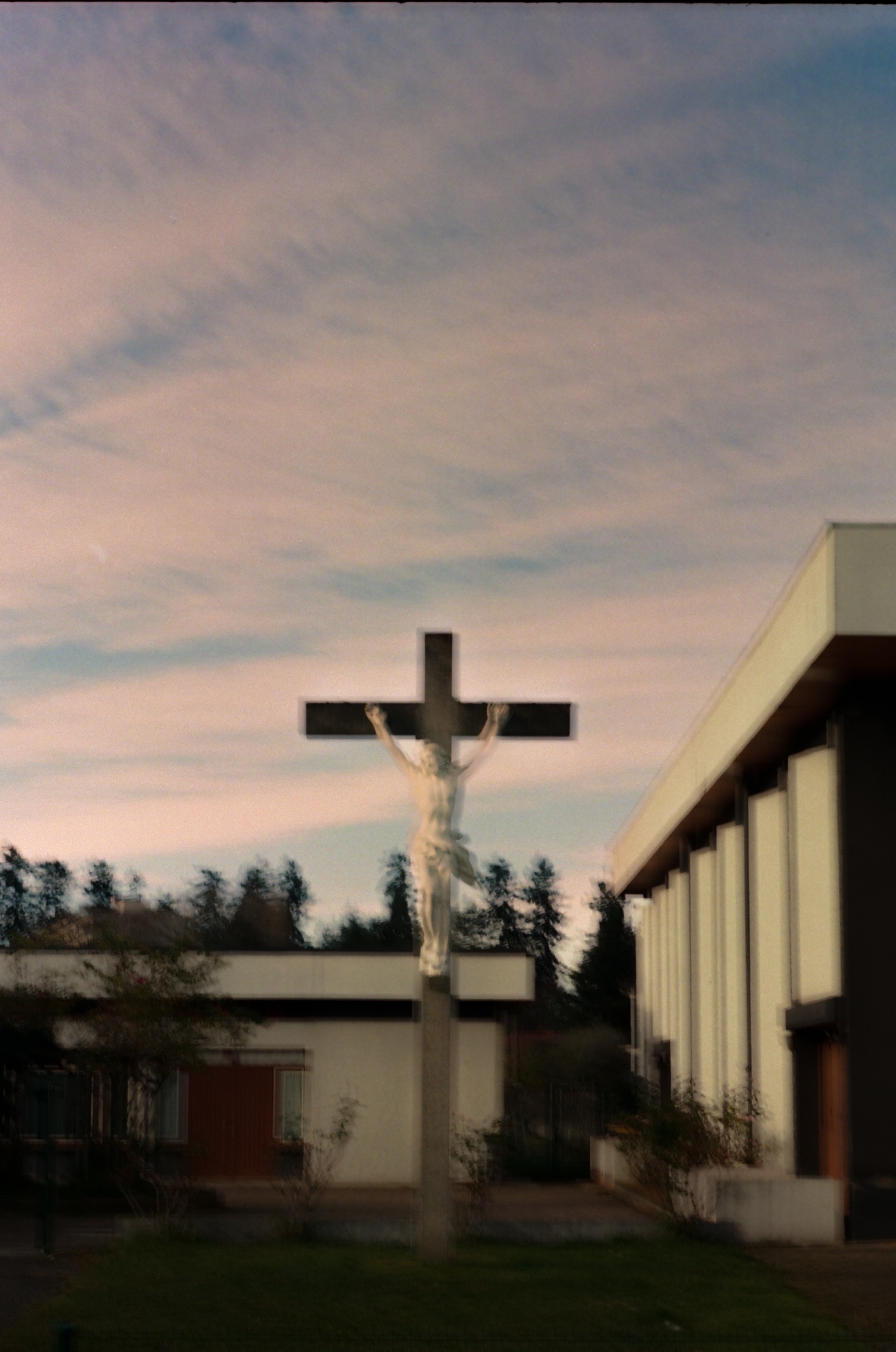 Louis Larrouturou - Art Direction ABSENCE III